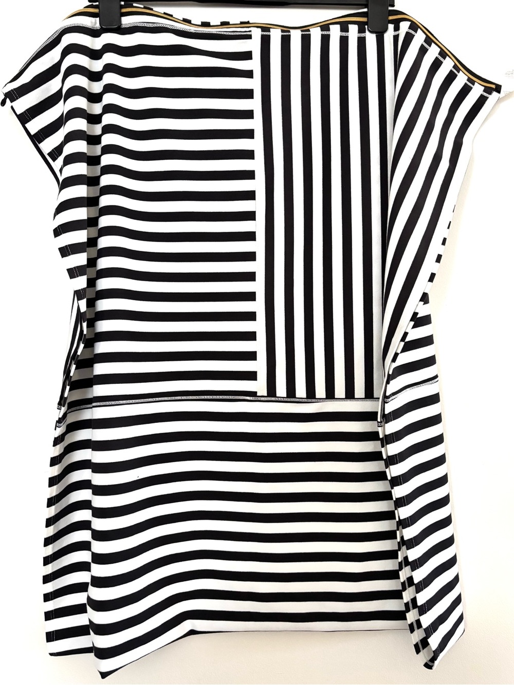 LUlulemon Athletica Black & White Striped Mini Skirt / Yoga Over Skirt